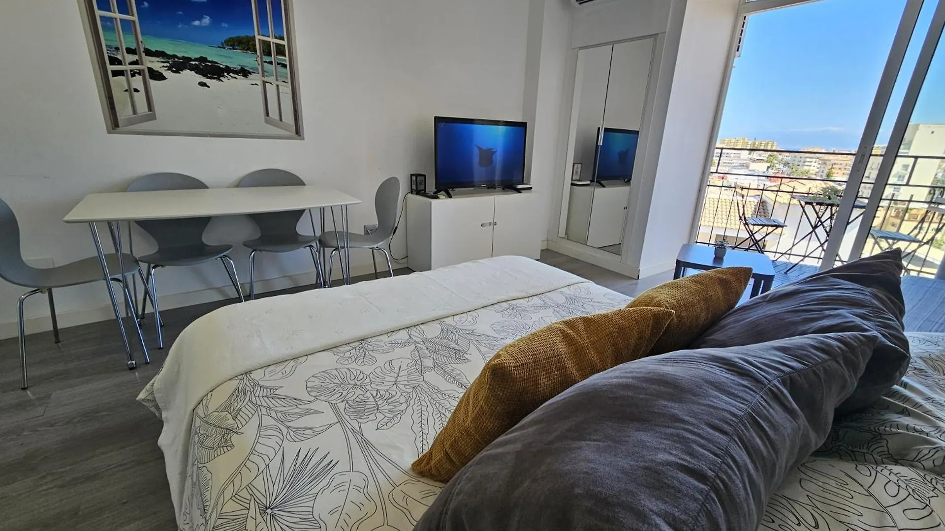 Fantastico Estudio Amplia Terraza Y Vistas Al Mar 贝纳尔马德纳 0*,  西班牙
