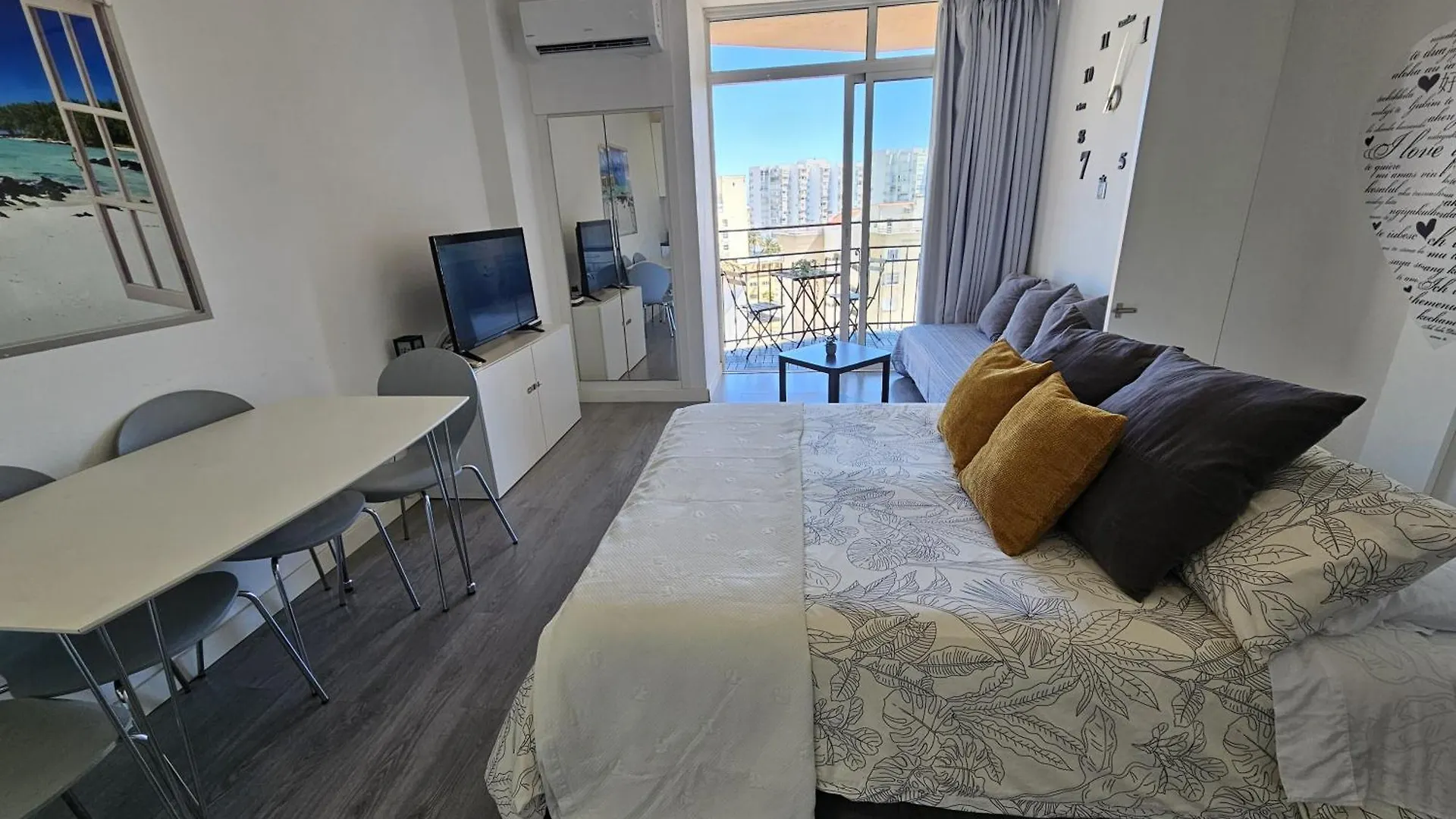 Fantastico Estudio Amplia Terraza Y Vistas Al Mar 贝纳尔马德纳